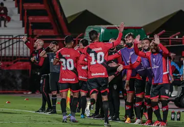 Atlético-GO vence na Sul-Americana com gol de Jorginho
