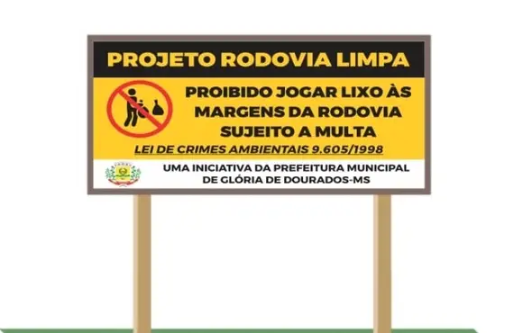 Rodovia limpa mais um importante projeto da administração municipal de Glória de Dourados.